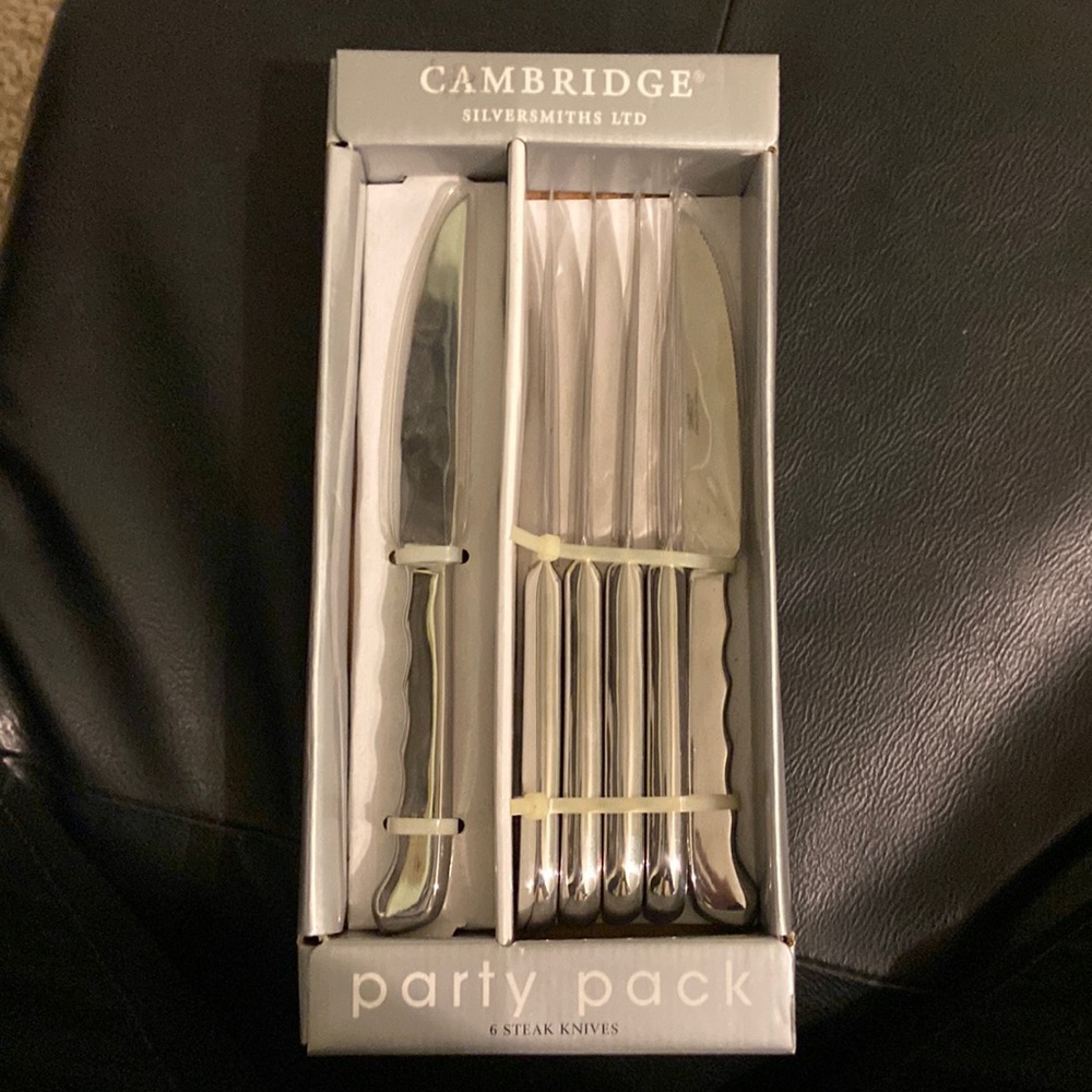 6 Cambridge silver smith LTD steak knives six New